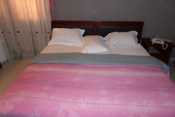 Room 10 of 20