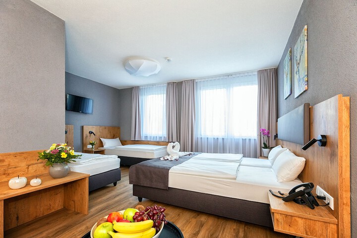 Room 8 of 42