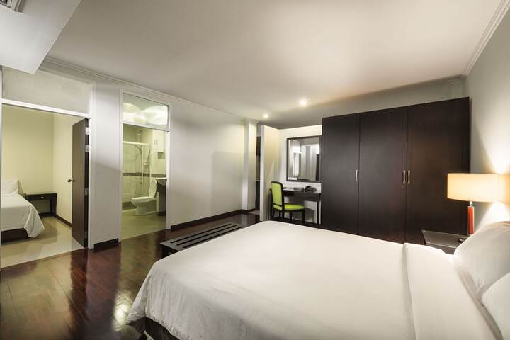Room 8 of 18