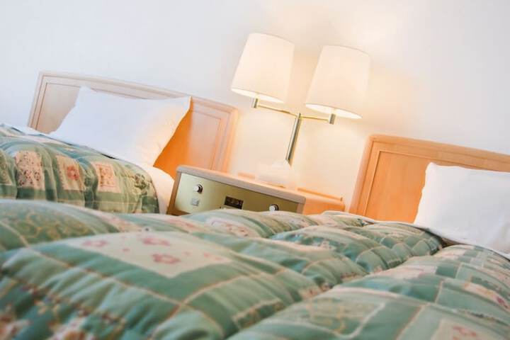 Room 5 of 25