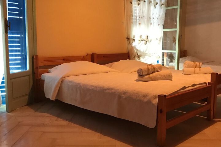 Room 10 of 42