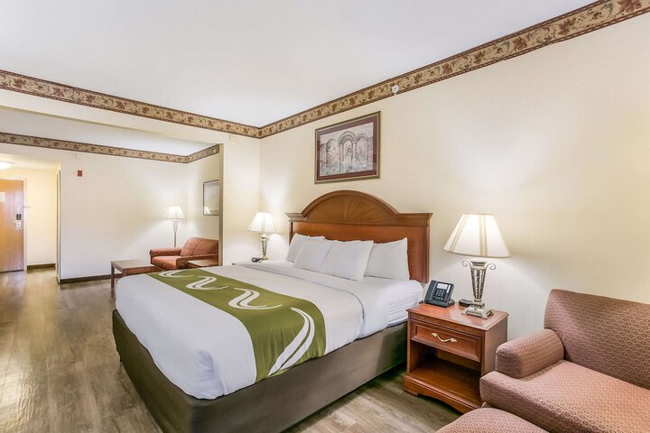 1 King Bed (9 of 9)