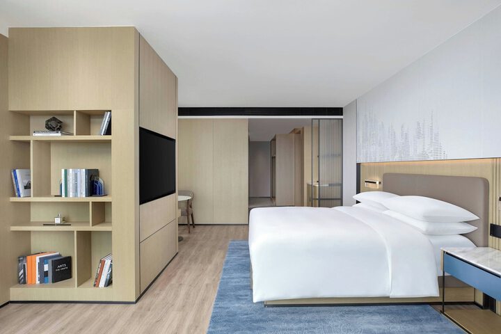 Room 15 of 39