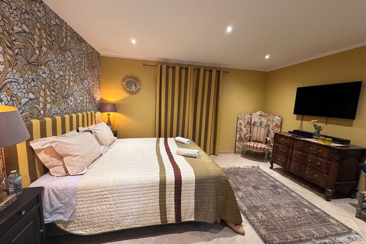 Room 10 of 60