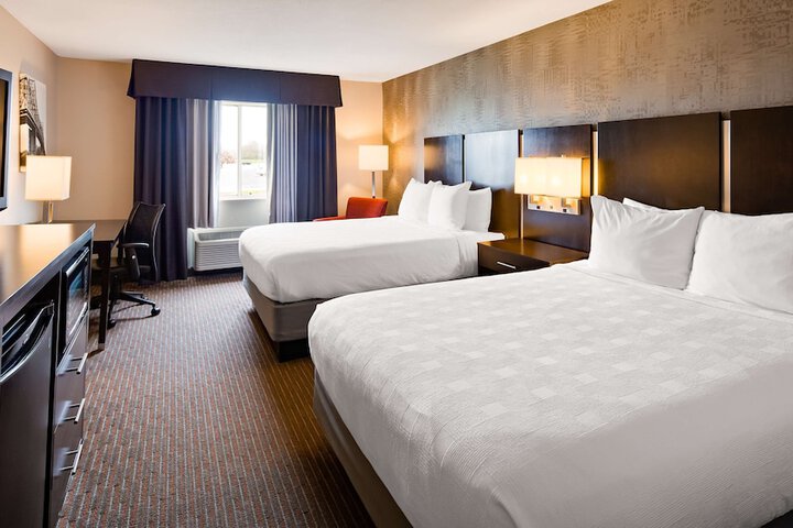 2 Queen Beds Pillowtop Microfridge 37in Led TV High Speed Full Breakfast (7 of 7)