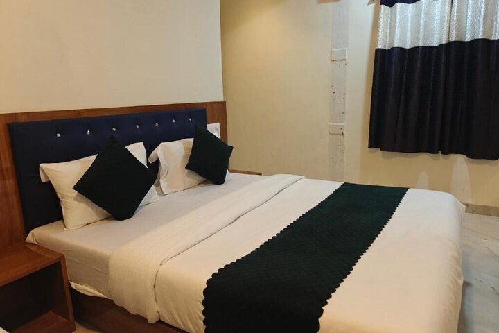 Room 42 of 76
