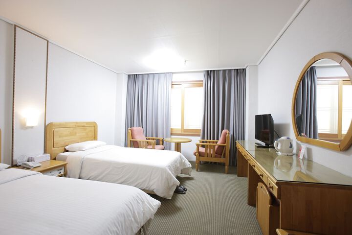Room 8 of 78