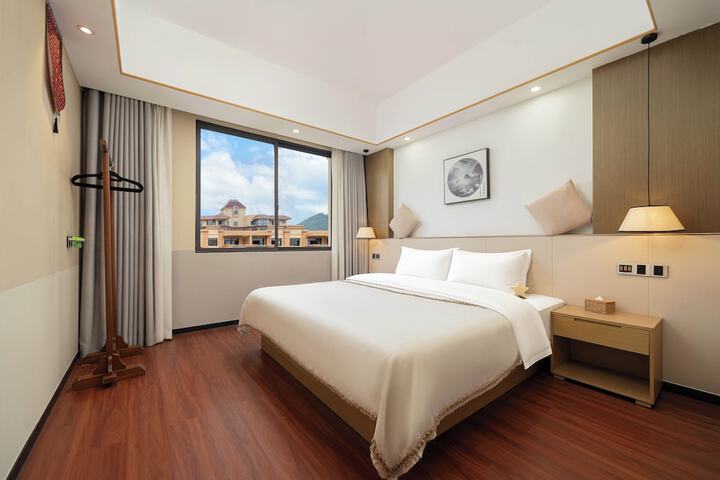 Room 38 of 79