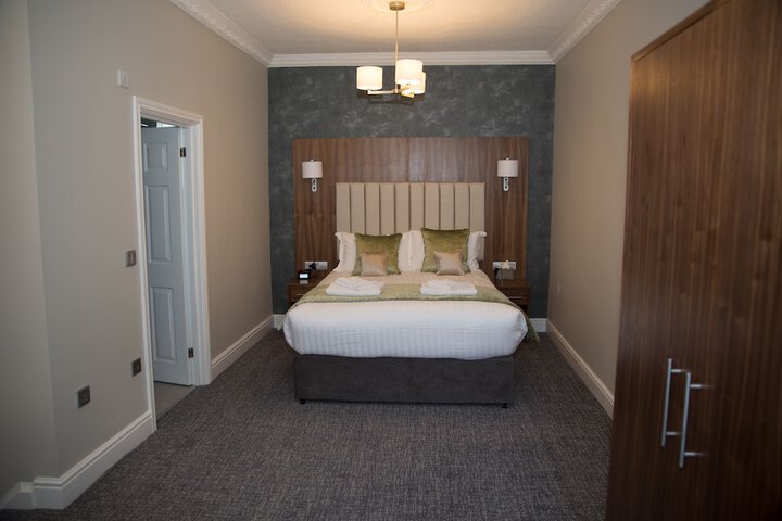 Room 13 of 40