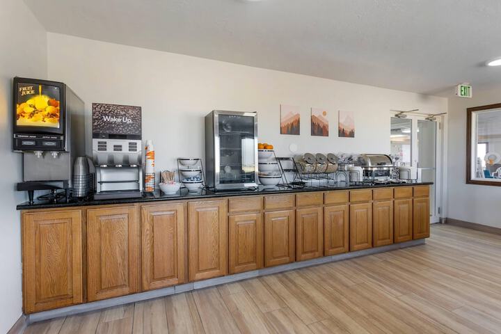 Breakfast/Coffee Service 27 of 34