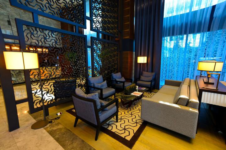 Hotel Lobby
