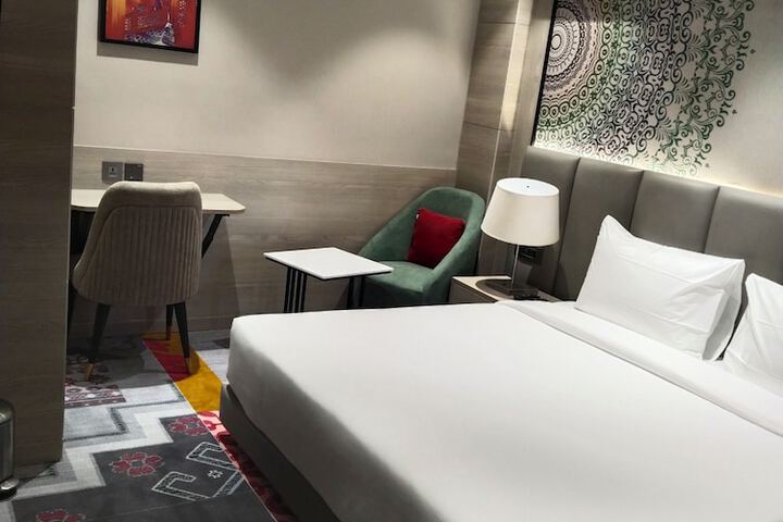Room 12 of 26