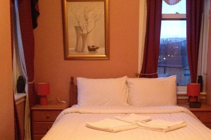 Room 8 of 66
