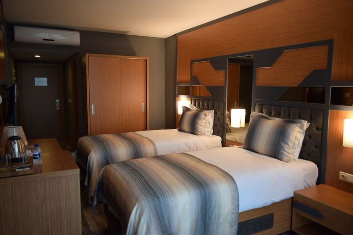 Room 6 of 26
