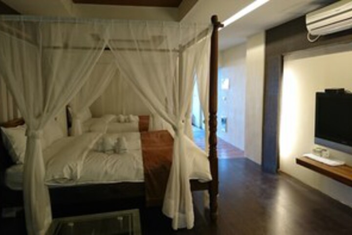 Room 33 of 44