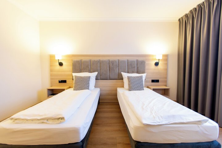 Room 21 of 85