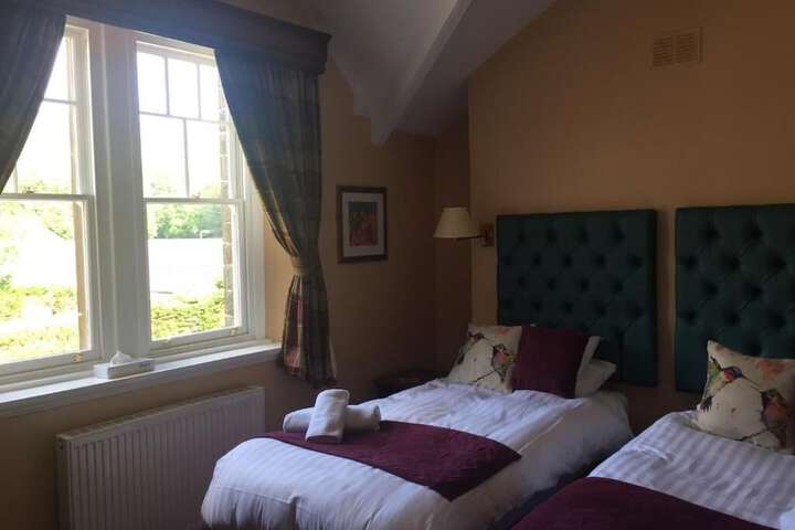 Room 4 of 12