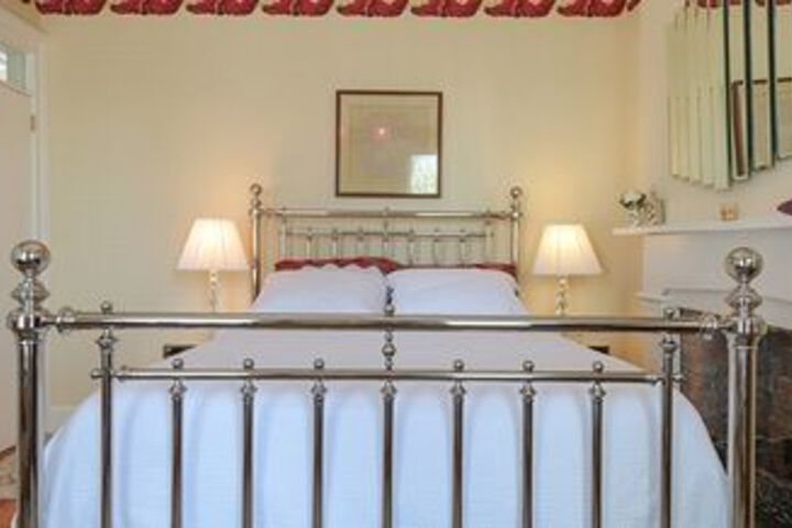 Room 33 of 53