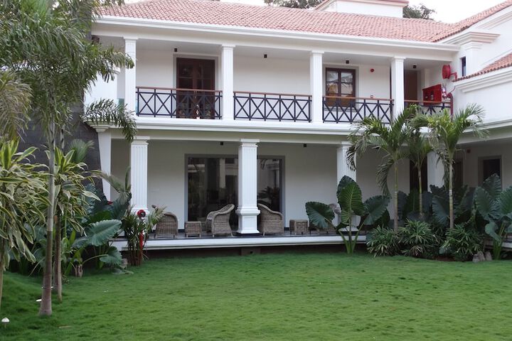 Hotel Exterior 38 of 38