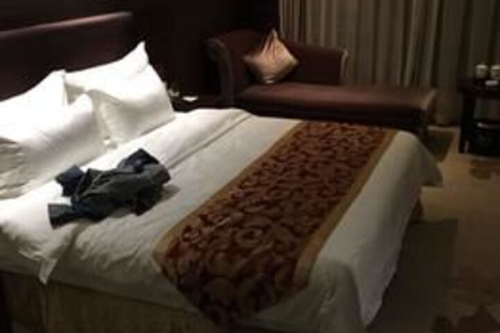 Room 12 of 112