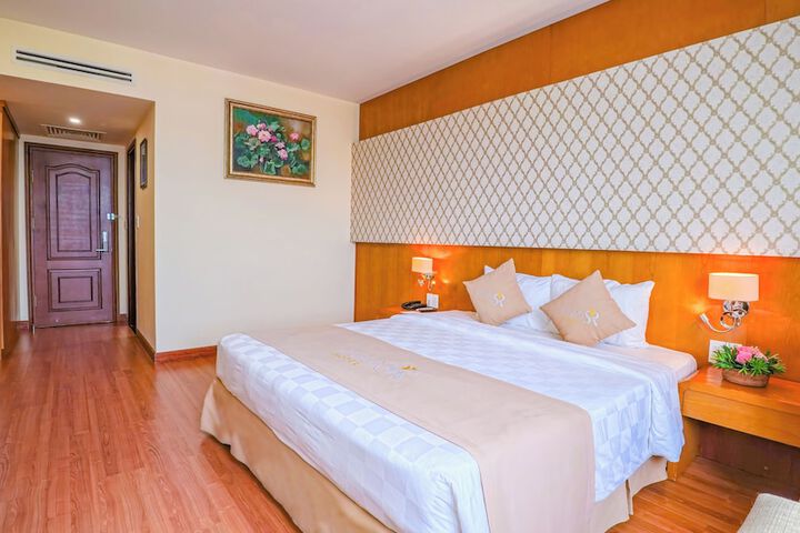 Room 2 of 42