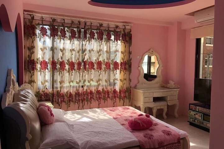 Room 20 of 28