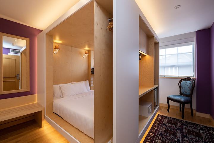Room 33 of 171