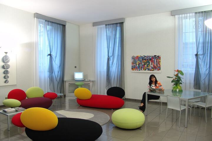 Guest Lobby