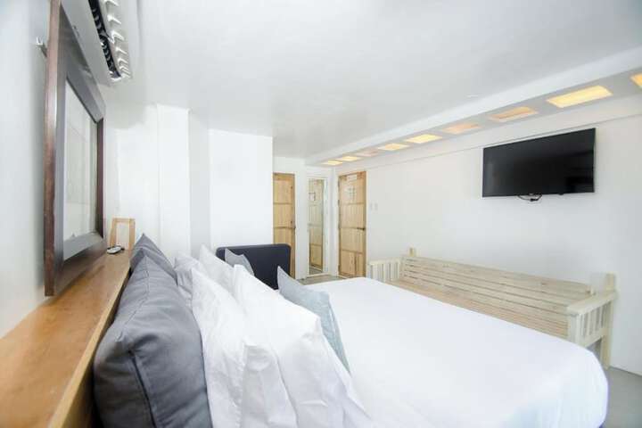Room 13 of 50