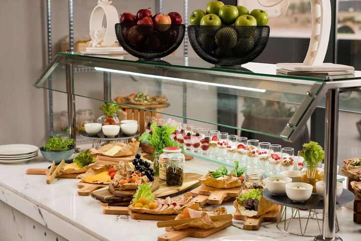 Breakfast/Coffee Service 70 of 136