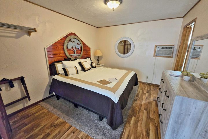 Room 42 of 183