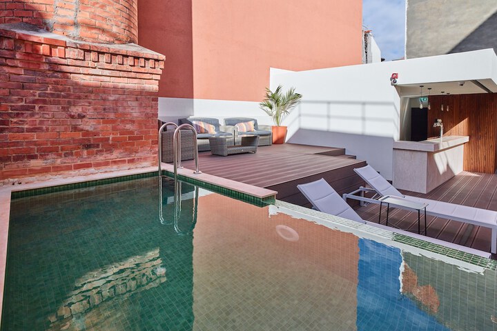 Pool 35 of 64