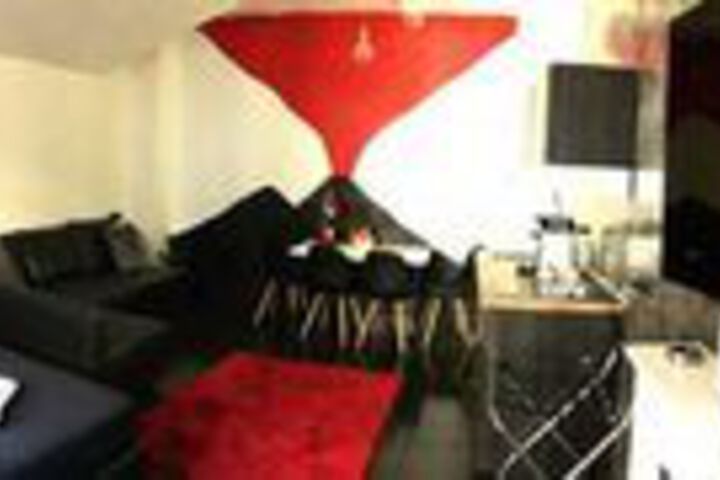 Room 10 of 25