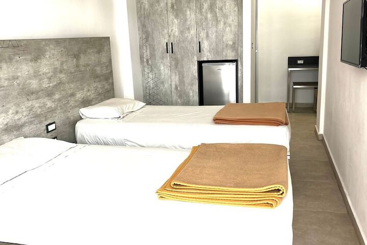 Room 12 of 31