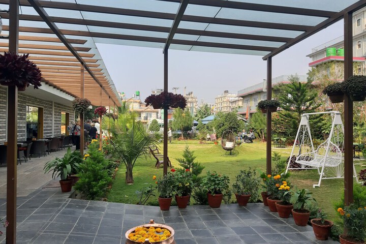 Hotel Crown Himalayas