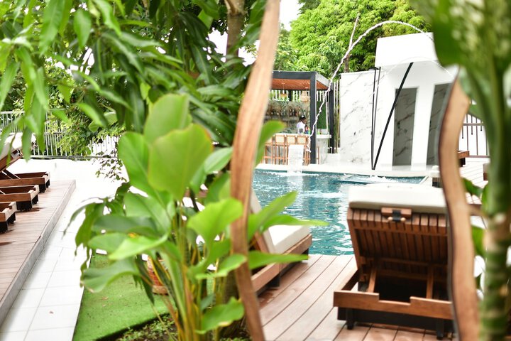 Pool 49 of 74