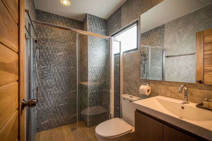 Room 15 of 22