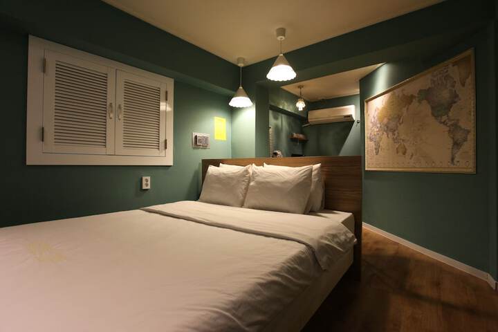 Room 12 of 42