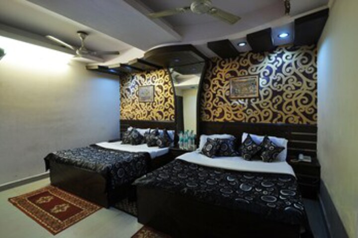 Room 9 of 26