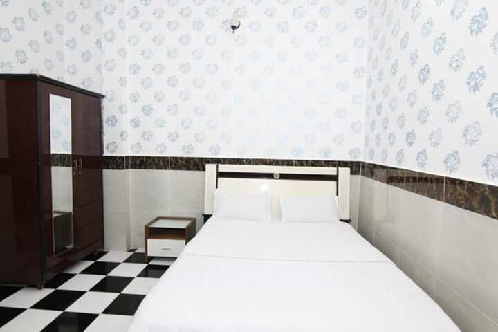 Room 13 of 51