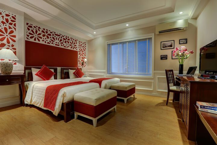 Room 11 of 34