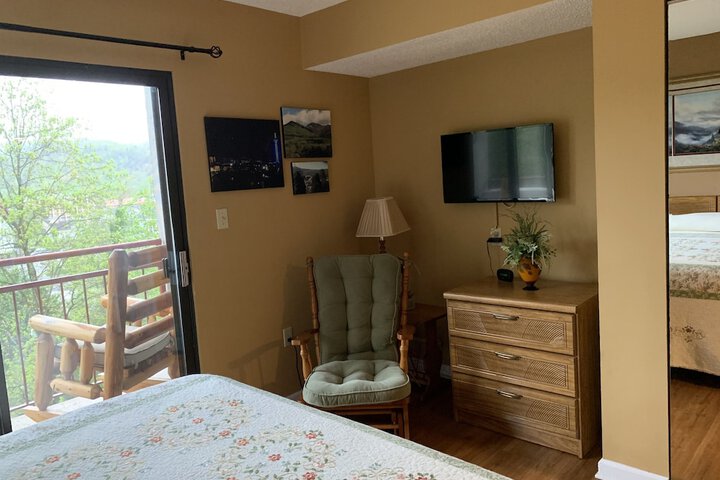 Room 7 of 186
