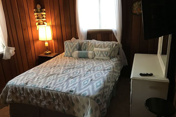 Room 35 of 400