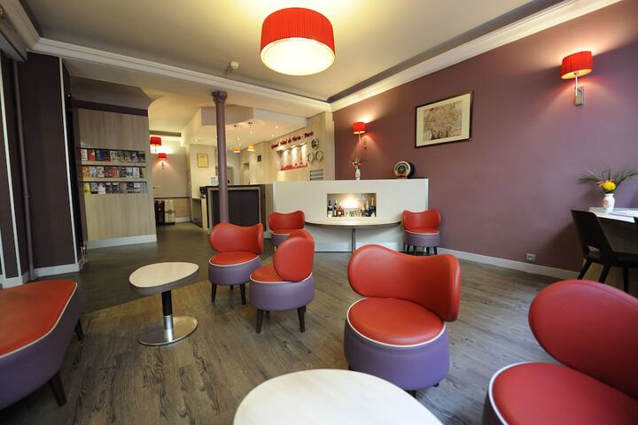 Guest Lobby