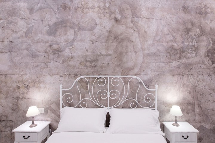 Room 20 of 155
