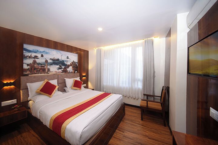 Room 12 of 32