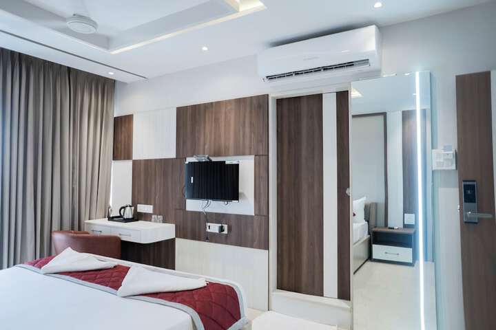 Room 15 of 34