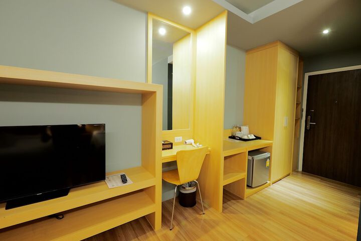 Room 13 of 66