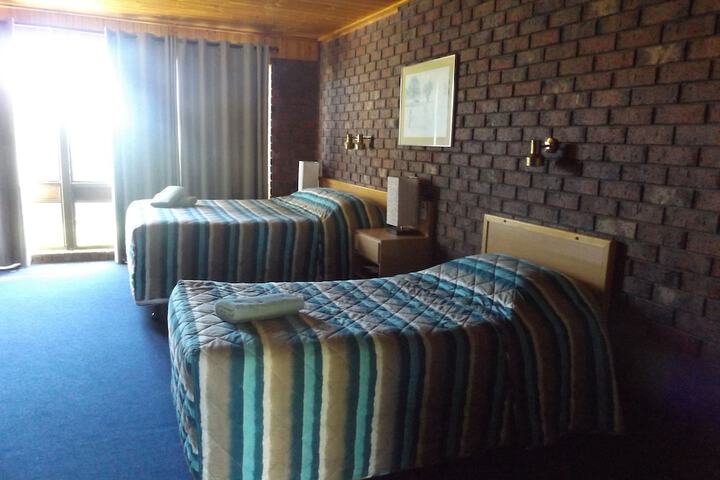 Room 18 of 50