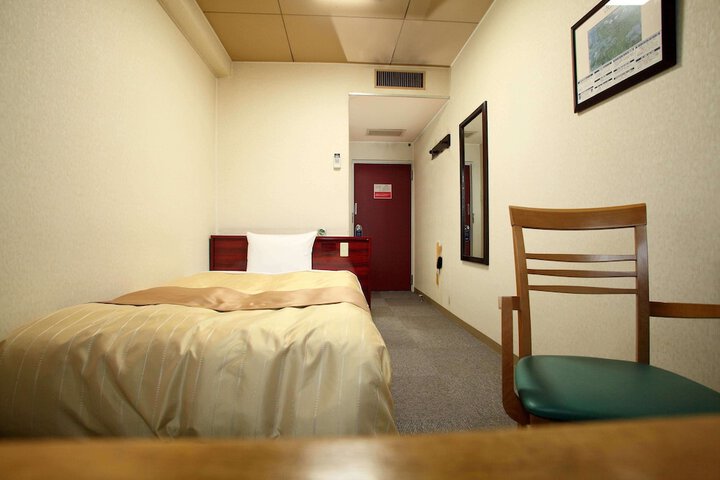 Room 13 of 40